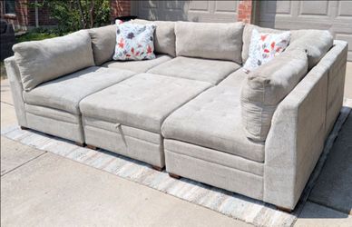 Thomasville Tisdale Sectional Couch W/ Storage Ottoman, DELIVERY AVAILABLE!!