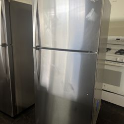 WHIRLPOOL STAINLESS STEEL TOP FREEZER REFRIGERATOR 