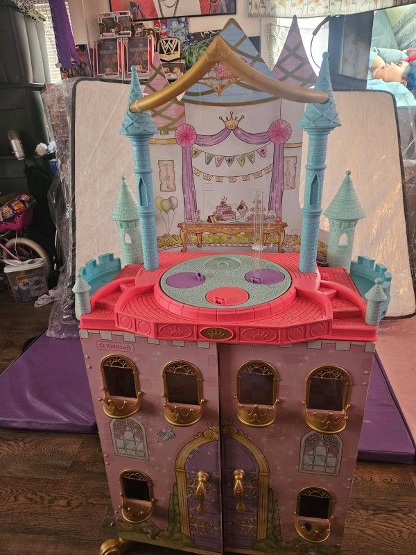 Disney Princess House. FOR IMMEDIATE SALE