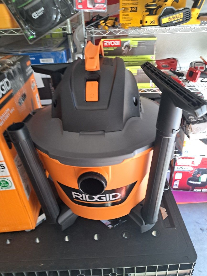 RIDGID9 Gal.β 4.β25 Peak HP NXT Shop Vacuum Wet Dry Vac with General Debris Filter, Locking Hose and Attachments HD09001