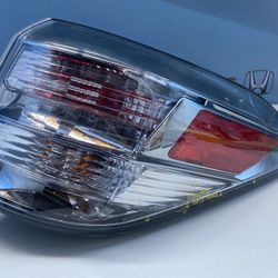 2010-2012 LEXUS RX RH TAIL LIGHT 