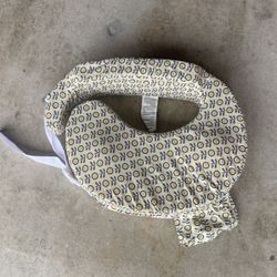 Feeding Pillow And Organizer 