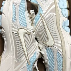 Nike Vomero Sail Glacier Blue Size 6.5Y(8W)