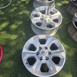 4 TOYOTA TACOMA WHEELS 17"