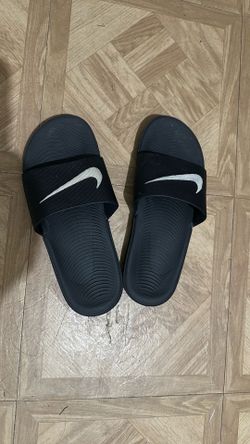 Nike slides size 7  women