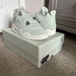 Seafoam Jordan 4’s
