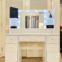 Vanity Desk with Mirror, LED Lights 3 Color and Power Outlet, Makeup Vanity , White