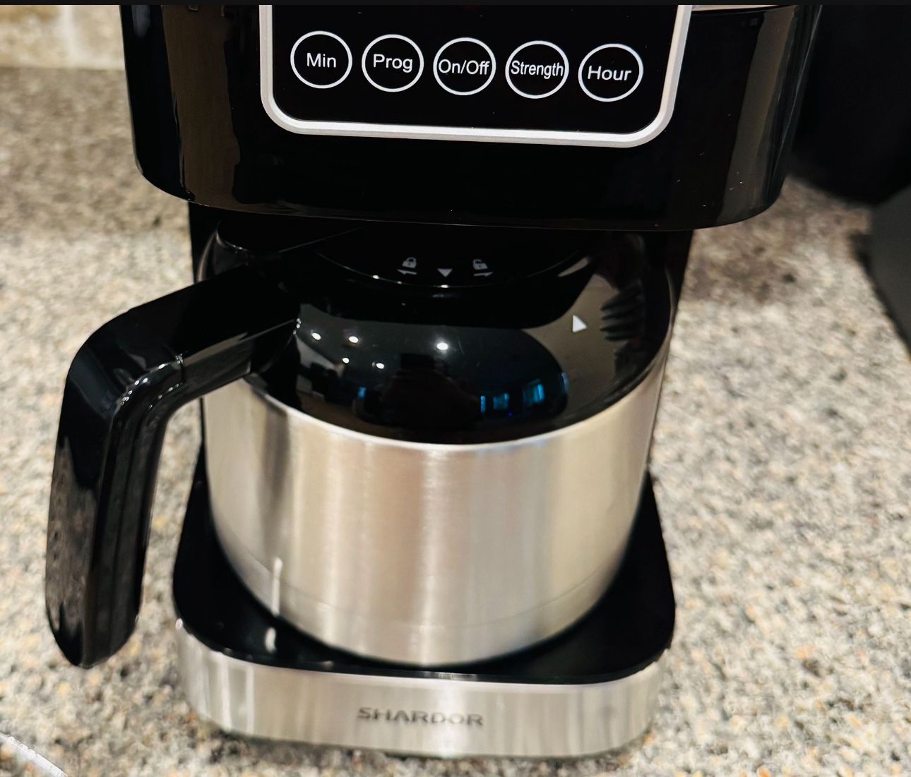 8 Cup Touch Screen Coffee Maker - used once to make sure it works - $15 Firm - used once - Works Great!