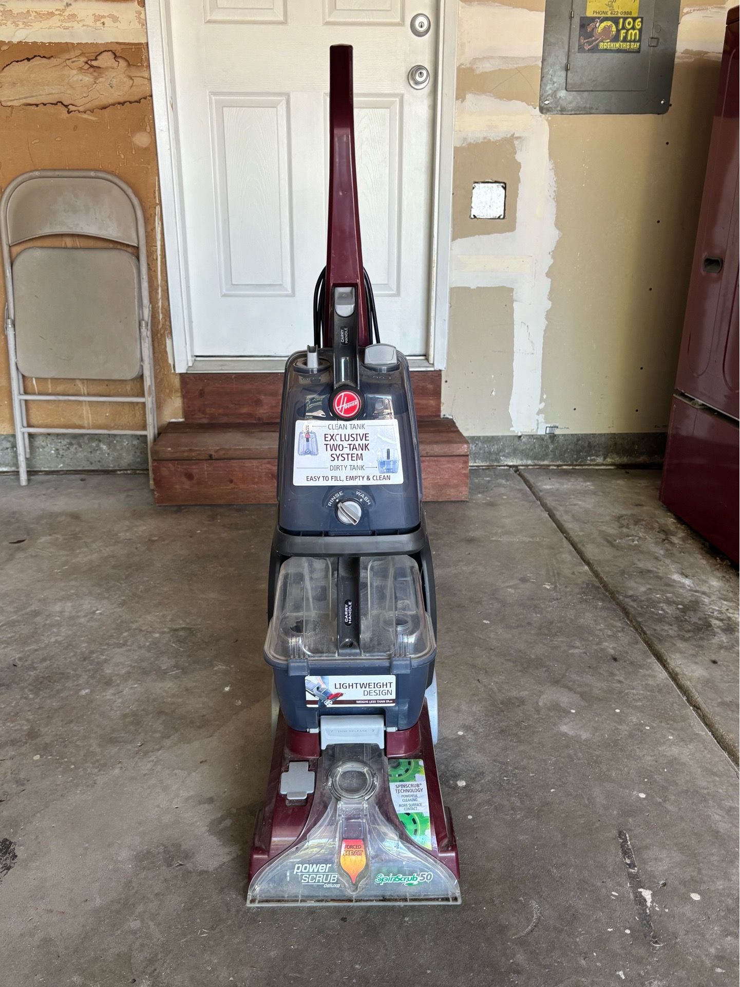 Hoover Power Scrub Deluxe Carpet Cleaner FH50150
