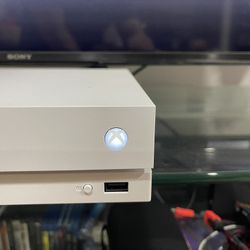 Xbox One X Taco Bell Limited Edition
