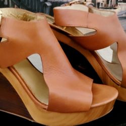 EUC Sz 8 Michael Kors Leather & Wood High Wedges
