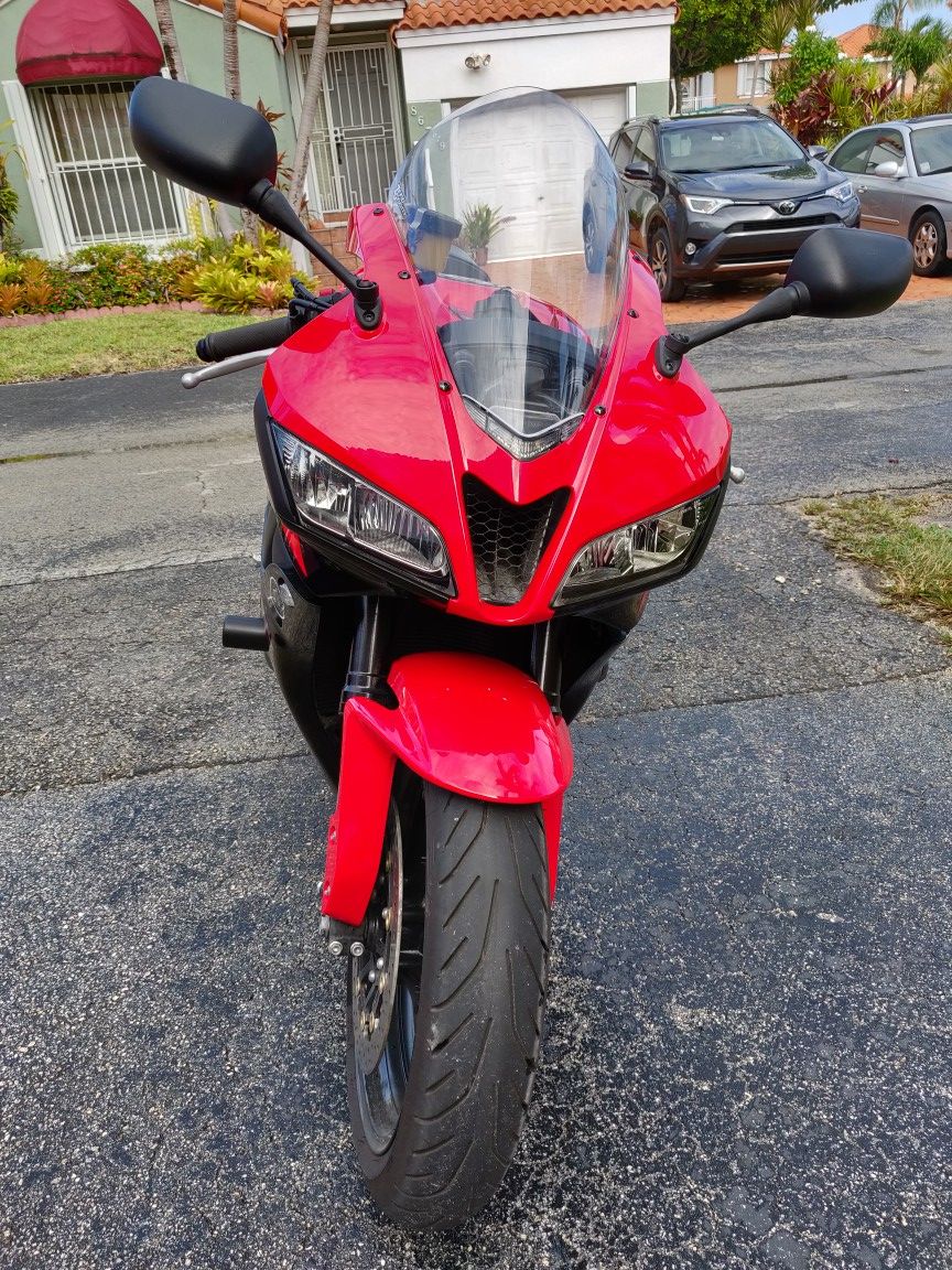 Honda CBR 600RR 2011