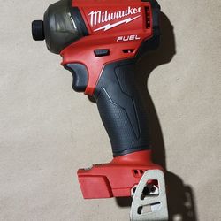 Milwaukee

M18 Fuel Surge 18-Volt Lithium-Ion Brushless Cordless 1/4 in. Hex Impact

