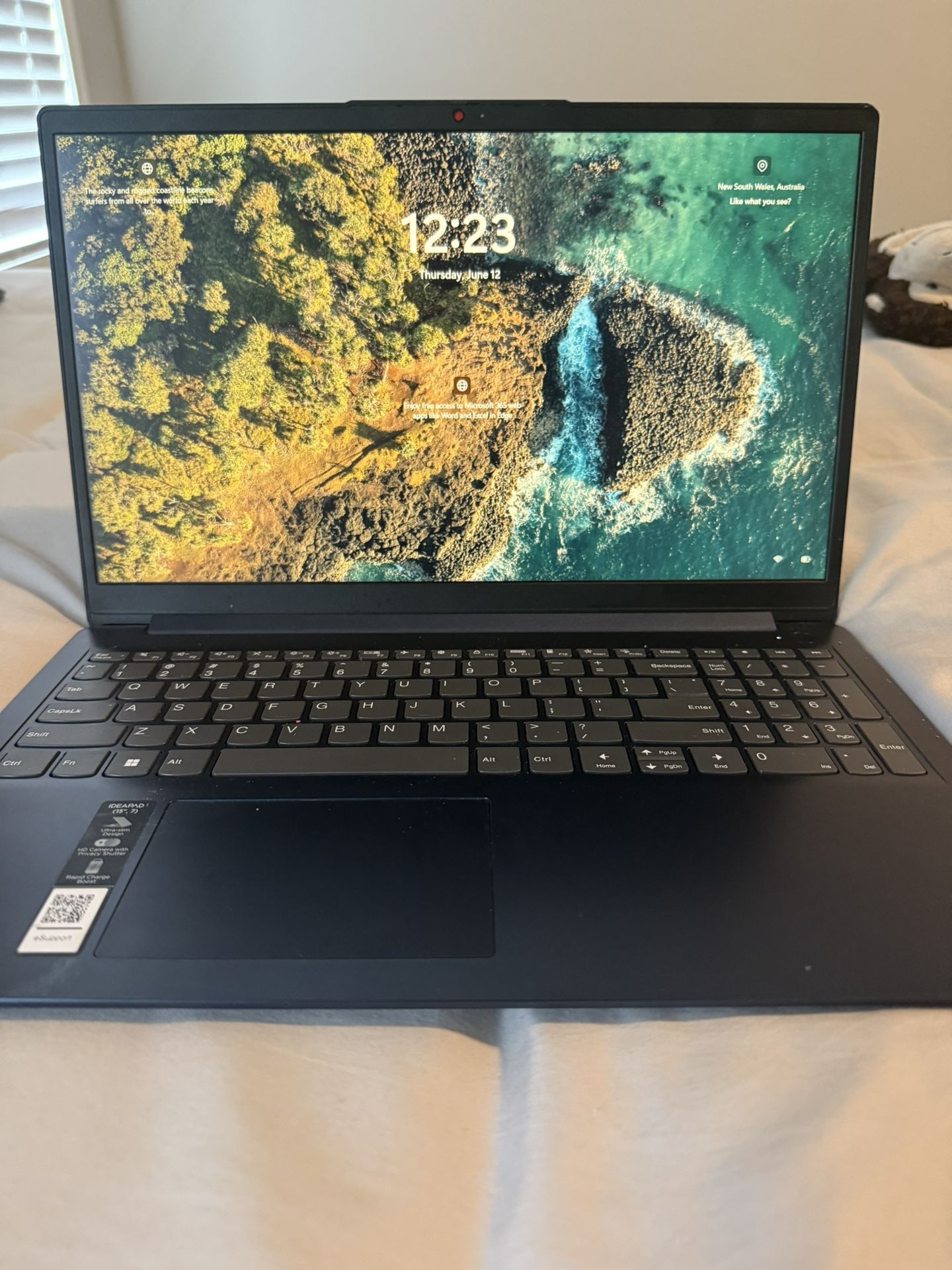 Lenovo IDEAPAD 15”7. Touchscreen!!!!