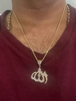 10K Yellow Gold Chain and Pendant CUBIC ZIRCONIUM STONES 7.2Gr 22 Inches Long