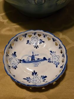 Delft Blue Holland 5 in Bowl Dish Hand Painted Cut Out Edging Design By T.S.