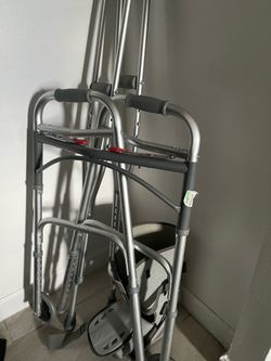 Walker/Boot/cruches