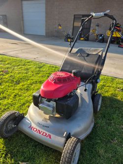 HONDA GAS 21-IN SELF PROPELLED LANW MOWER