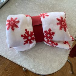 Snowflake Fleece Throw Blanket
