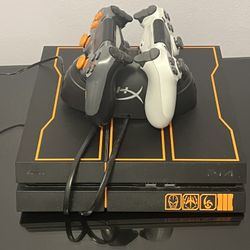 PS4 With Controllers And Dual Charging Station