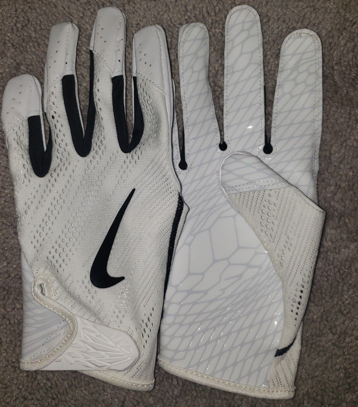 BRAND NEW Nike Vapor Knit 2.0 wide reciever gloves