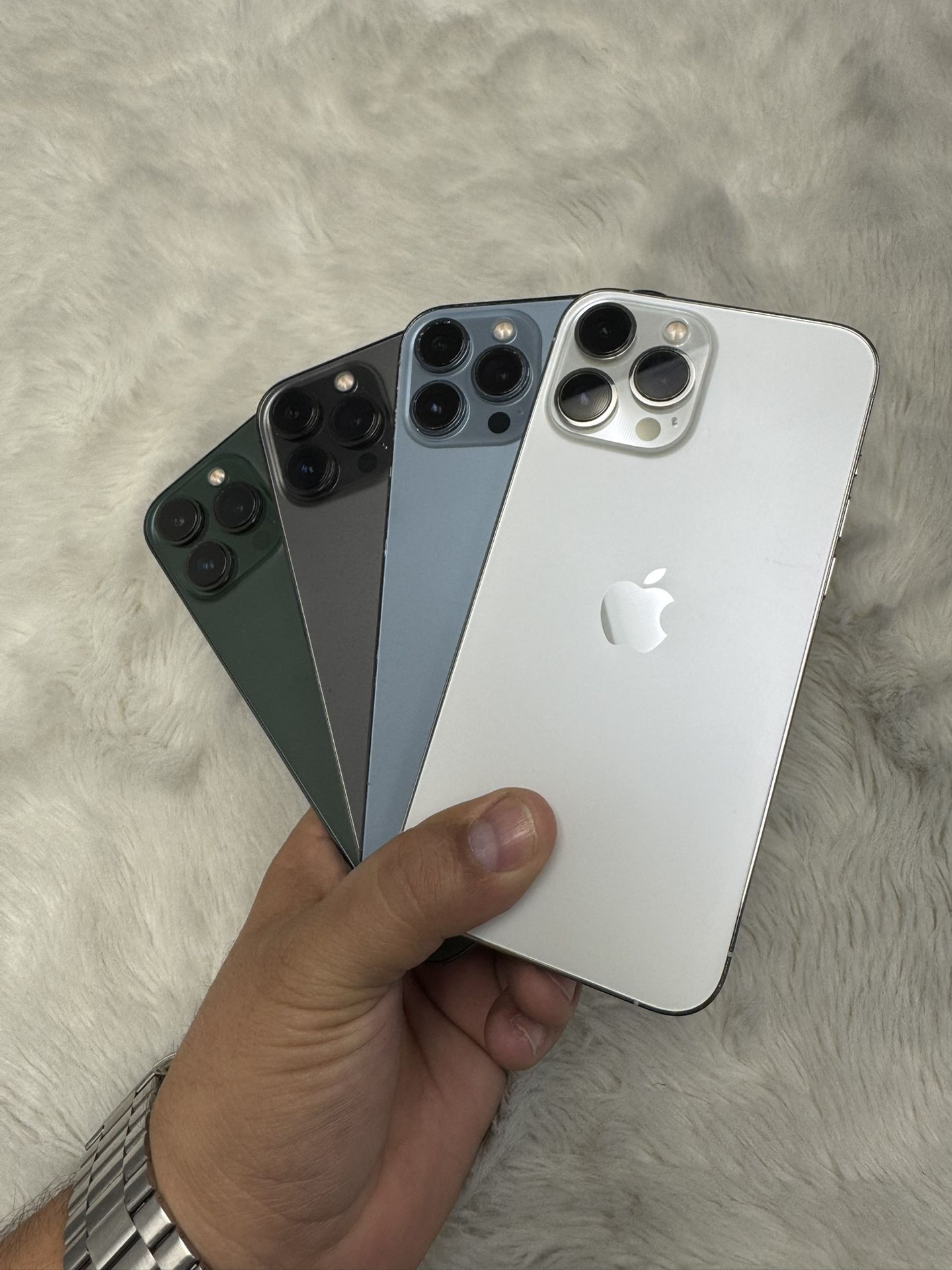 Apple iPhone 13 Pro Max 128GB Unlocked $525