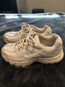 Nike Women’s 7.5