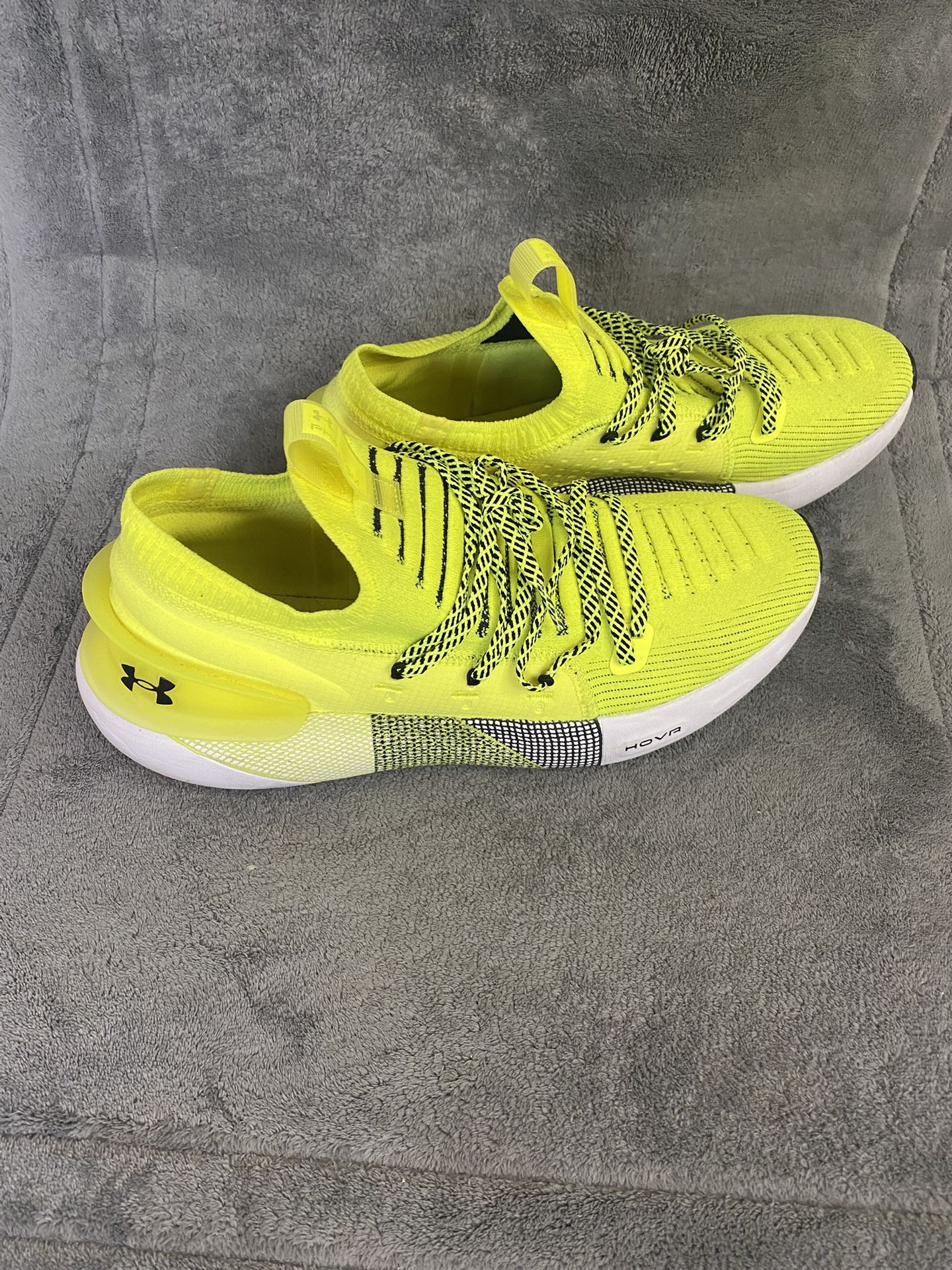 Under armor Hova Phantom
