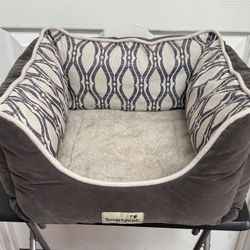 Small Cat Pet Bed just $5
