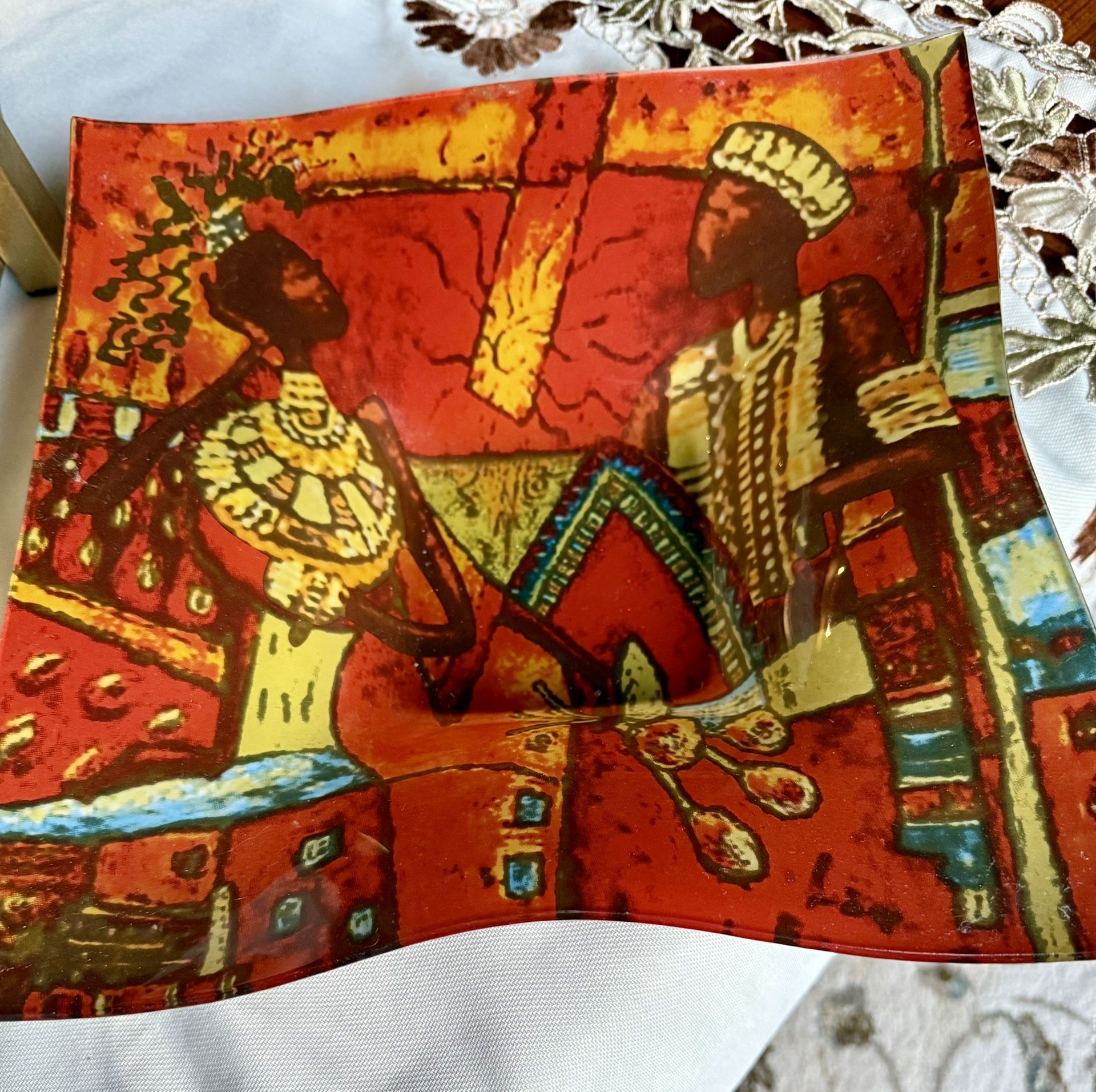 Beautiful Glass Decor Piece With Beautiful Bright Colors