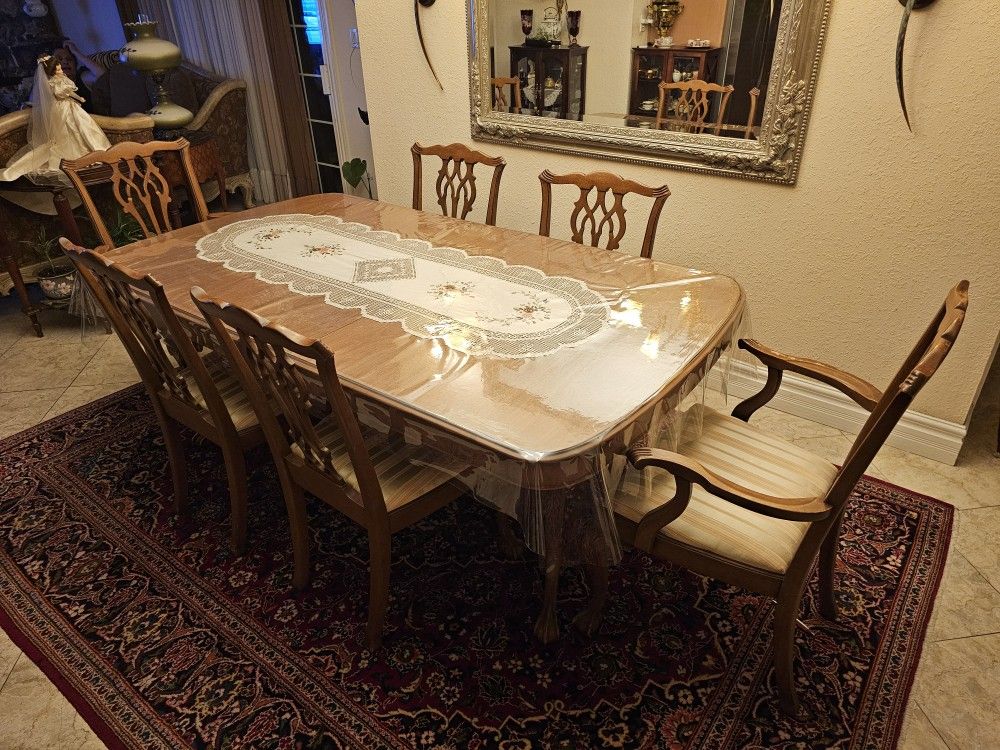 Dinning Room Table Set 7 Pieces.