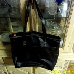 BLACK LEATHER HANDBAG 