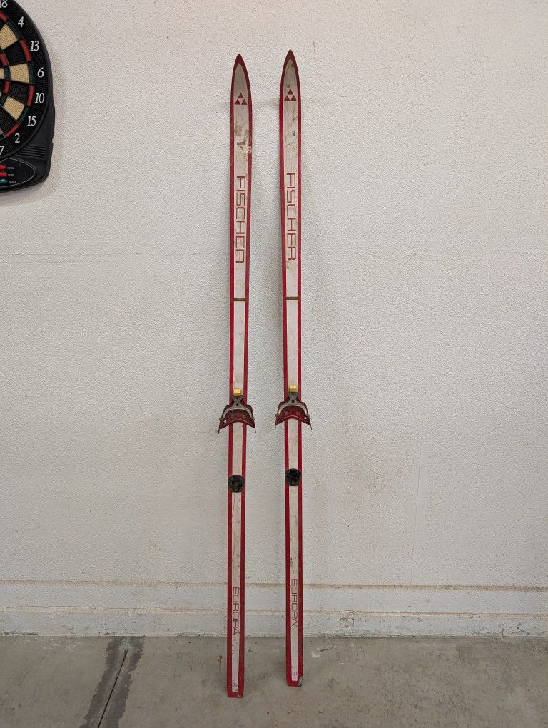 Fischer Europa Cross-Country Skis – Vintage