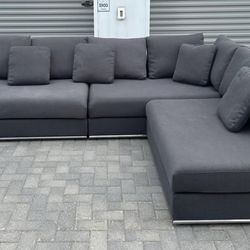 Sectional couch