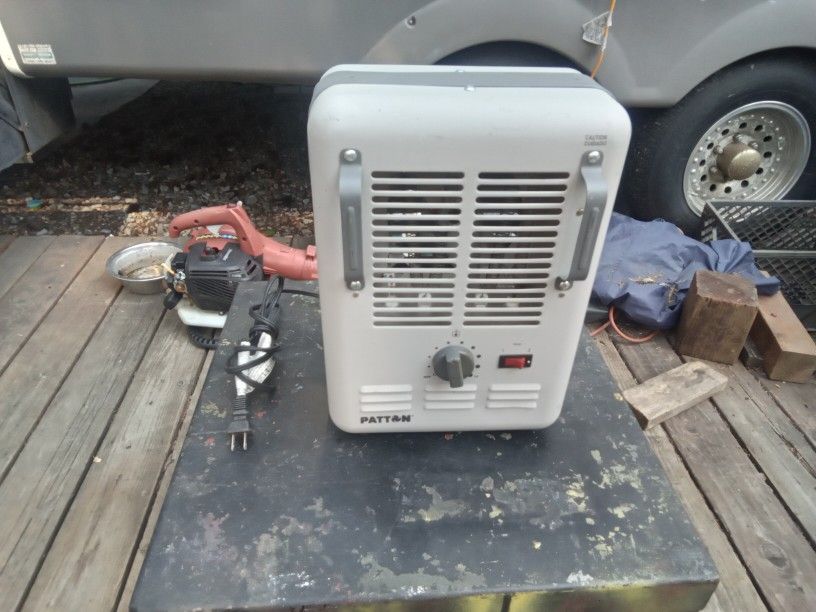 Heavy Duty Steel Patton Space Heater, Works Great. $10.00.