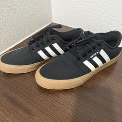 Men’s Sneakers Size 11