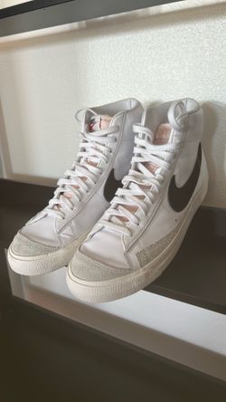 Nike Men’s High top. White/Black