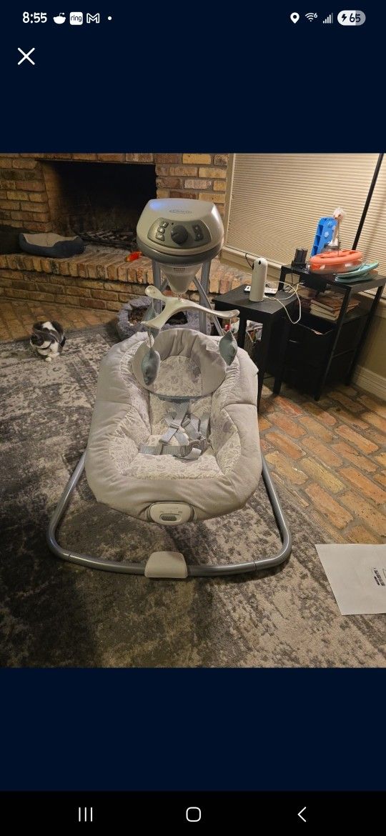 Graco Side Swaying Baby Swing