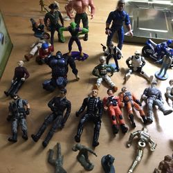 GI Joe action Figure Chest 