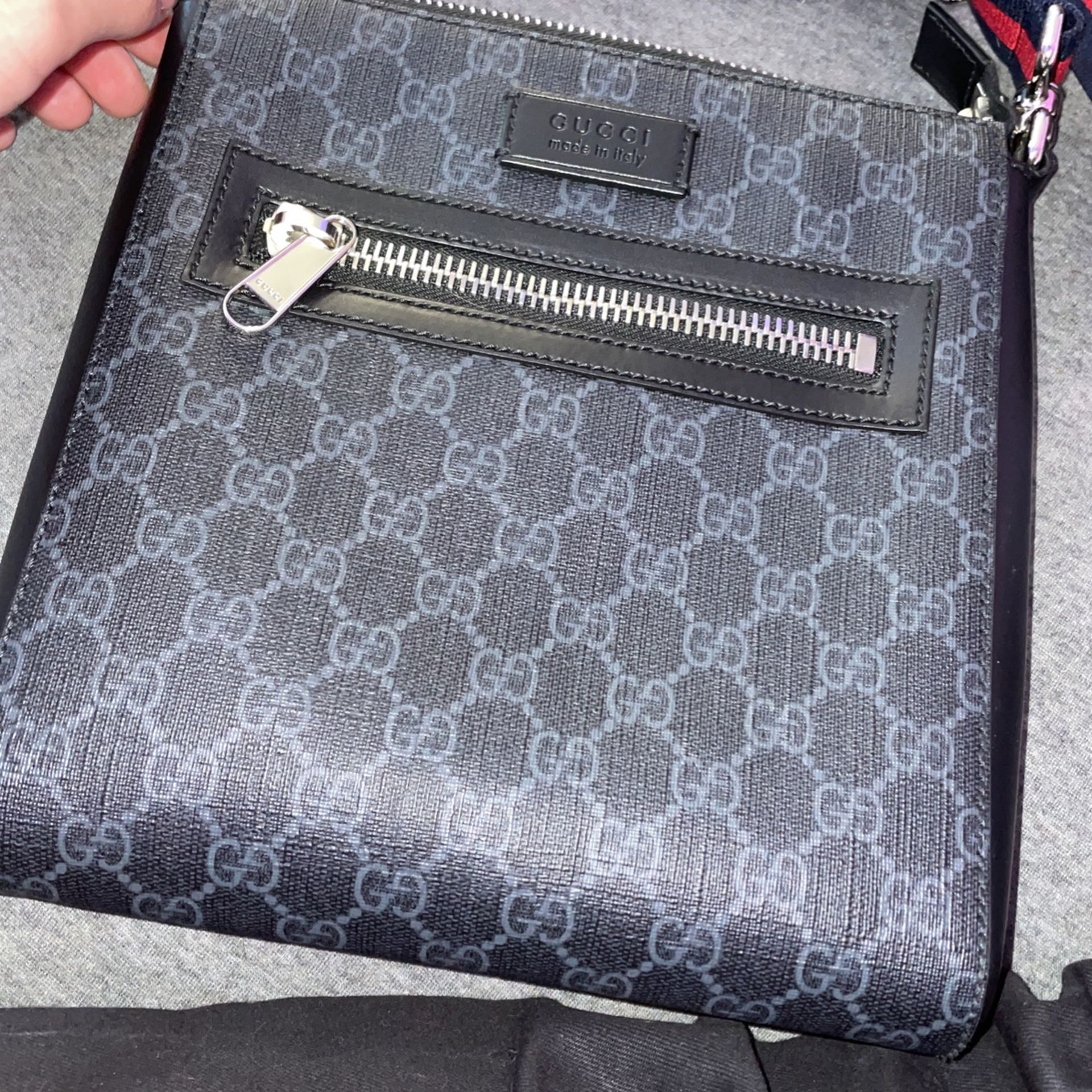 Mens Large Gucci Messenger Bag for Sale in Orlando, FL - OfferUp