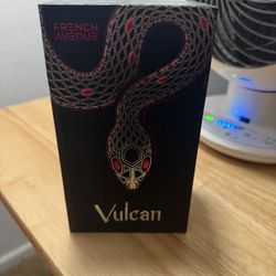 French Avenue Vulcan Black Friday LE