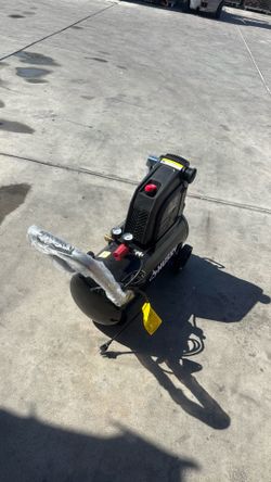 Husky 8 gallon hotdog air Compressor