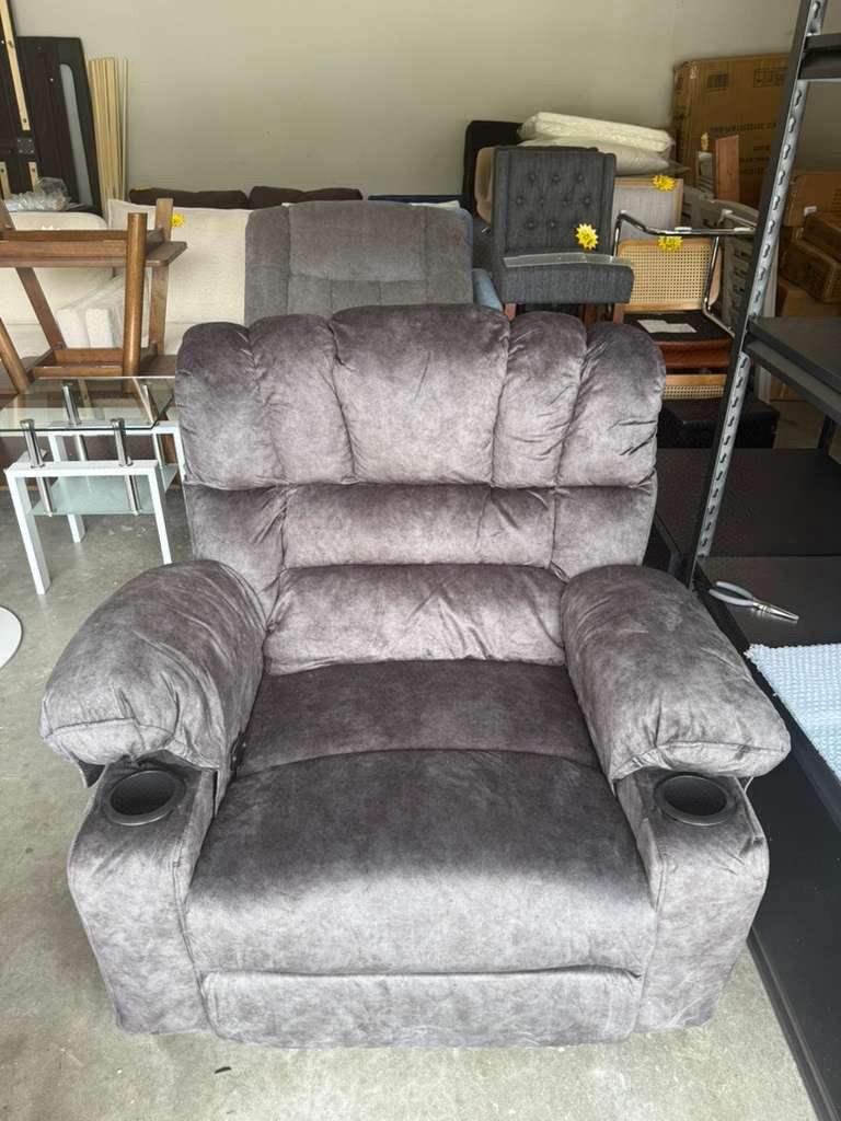 🔥 MASSAGE ROCKER RECLINER with Heat & Vibration – ONLY $130 💥