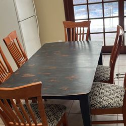 Kitchen Table And 6 Chairs 