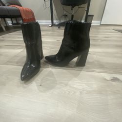 Vince Camuto Boots Size 6