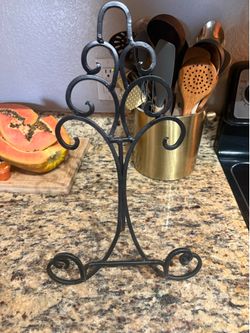 Kitchen book stand fruit and fruit bowl