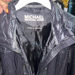 Large Michael Kors jacket Color Black 