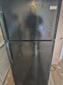Working Refrigerator And Stove