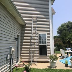 16 Foot Extended Ladder
