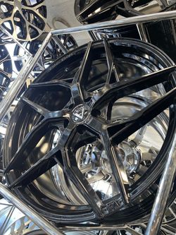 •• MERCEDES GLE, GLS & BMW X5 • 22x10.5 (5x112) °° Turn every head on the freeway by ditching those factory alloys for a deep-concave custom wheel up